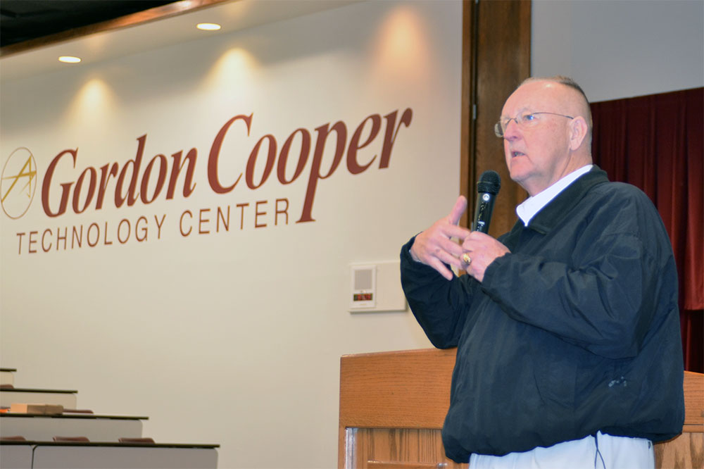 Director Joe Allbaugh speaks at Workshop attendees at Sex Offender Registration and Compliance Conference