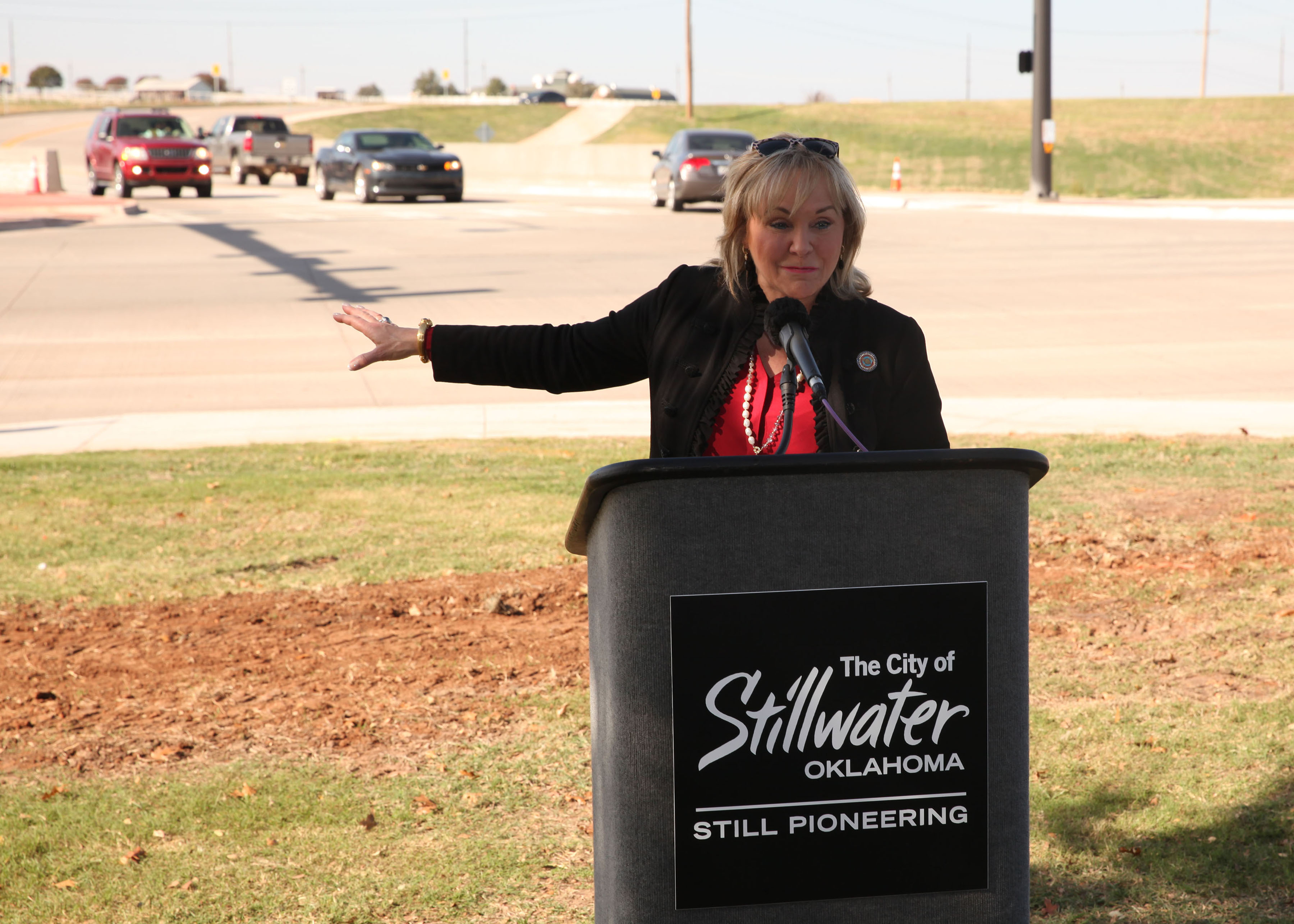 Gov. Fallin at Western Rd. intersection