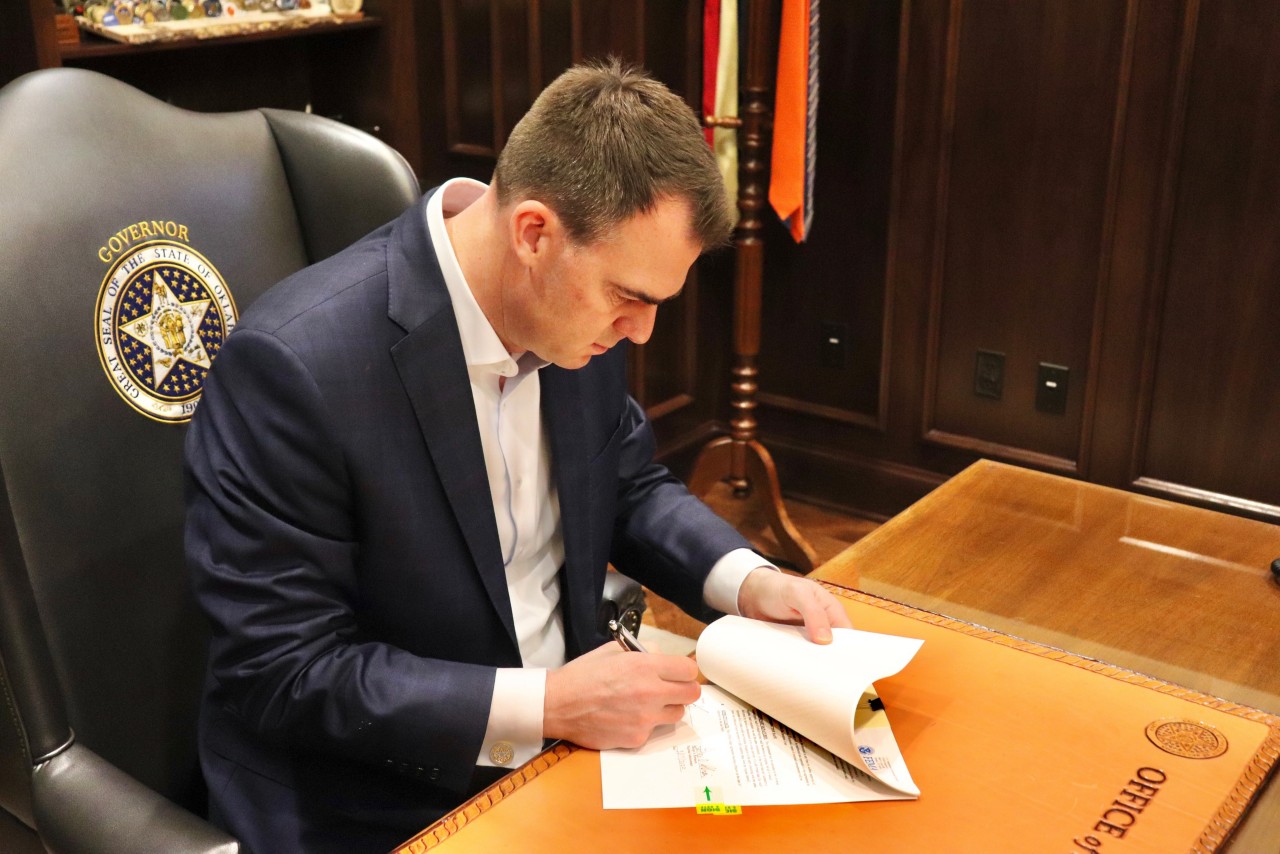 GOV. STITT ISSUES EXECUTIVE ORDER ENSURING PUBLIC SCHOOL SUPPORT STAFF CAN BE PAID DURING COVID-19 PANDEMIC