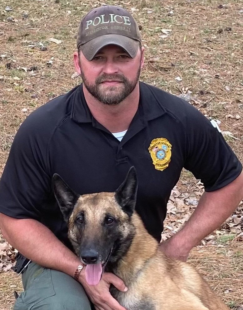 officer with canine