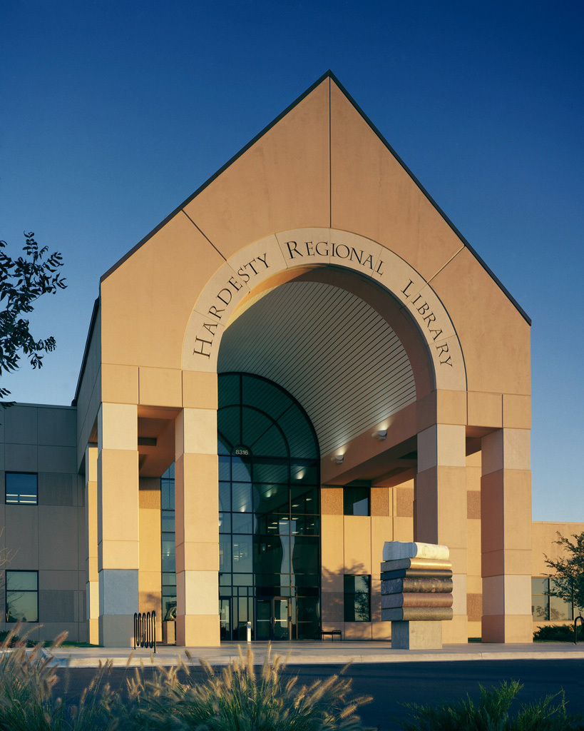 Hardesty Library Entrance