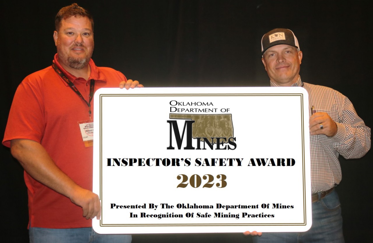 Oklahoma Department of Mines Inspector Bob Butler with Large Mine Safety Award Winner APAC-Central, Inc. (Pawhuska Quarry, Permit Number LE-1964)