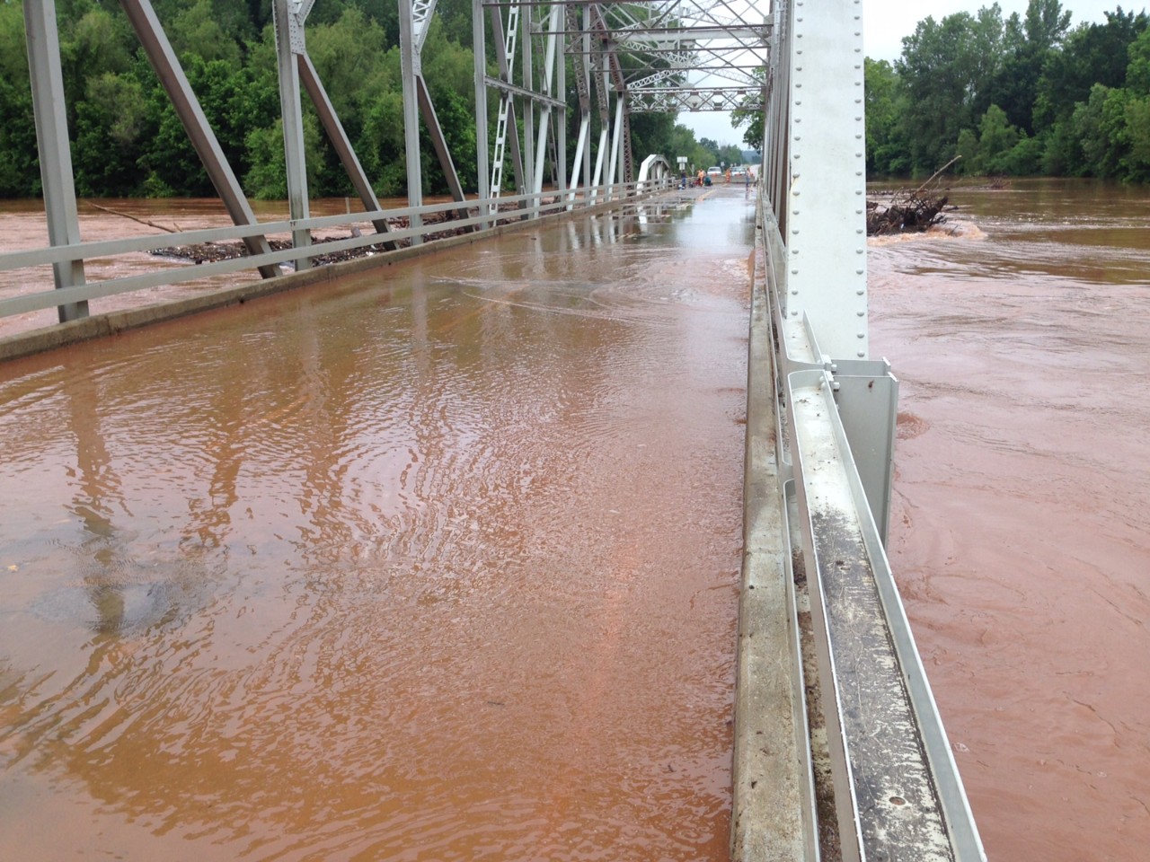 /content/dam/ok/en/odot/images/sh-99-washita-river-bridge-flooded-5-2015.jpg