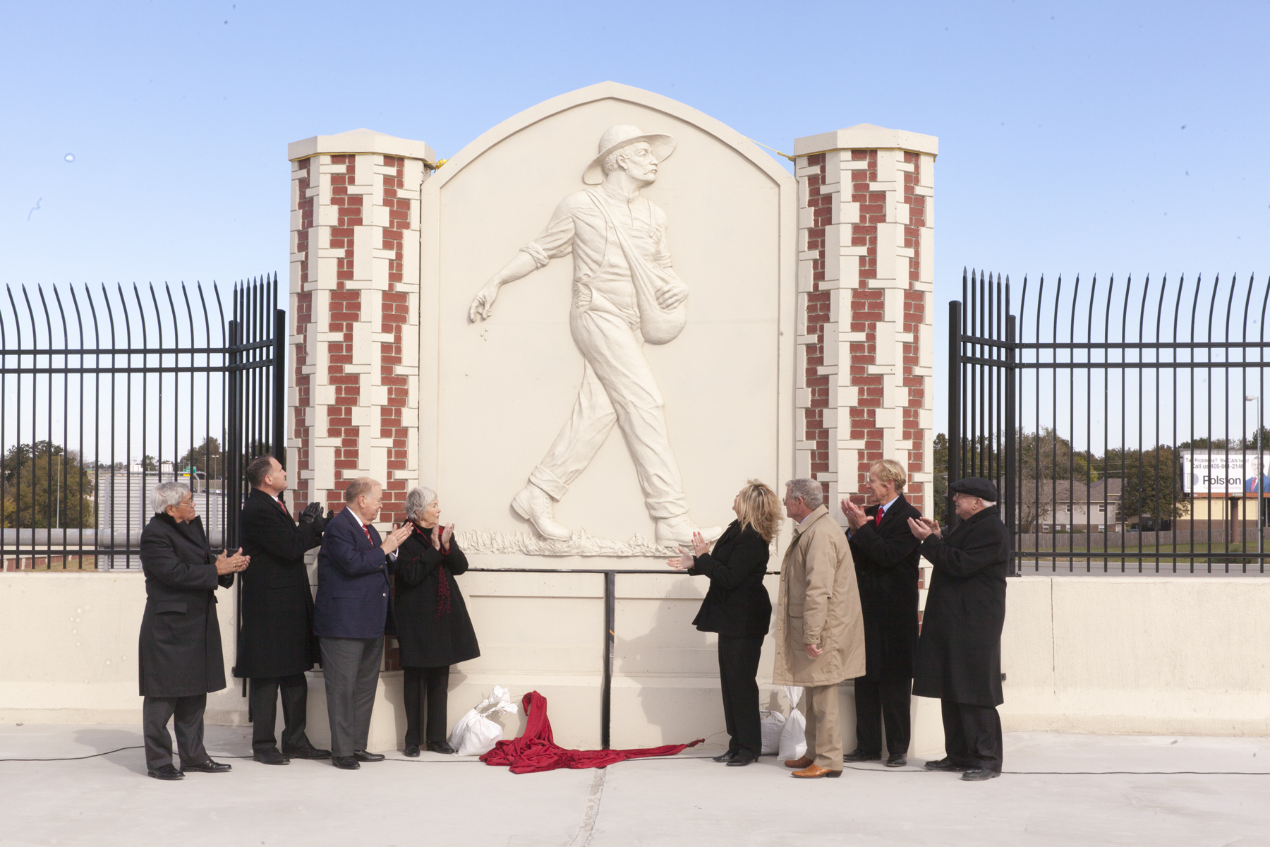 17-033-1.jpg Lindsey St. art unveiling