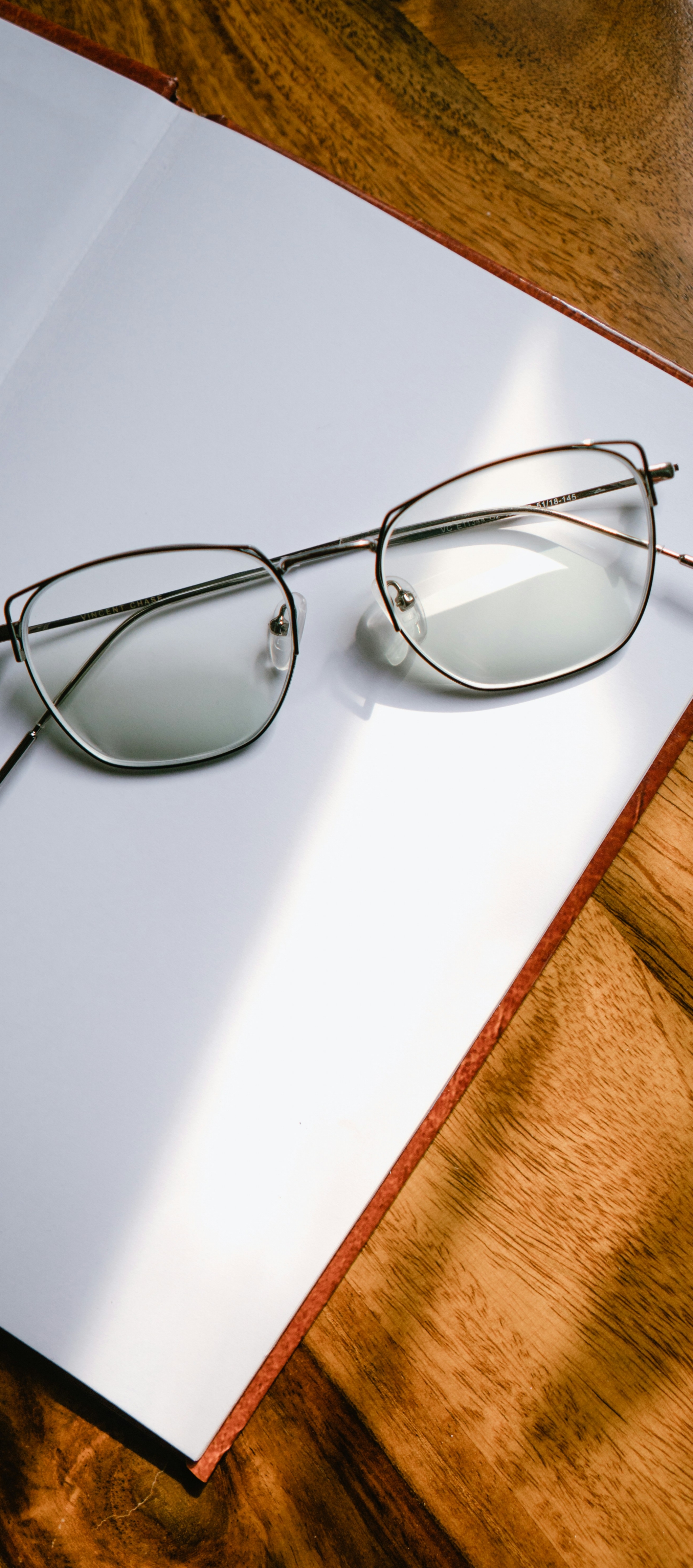 Decorative image of a pair of glasses