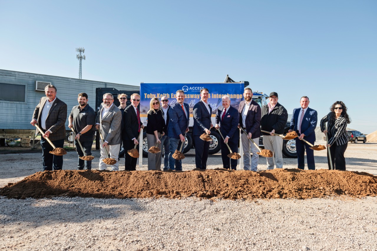 State, federal leaders break ground on Toby Keith Expressway ...